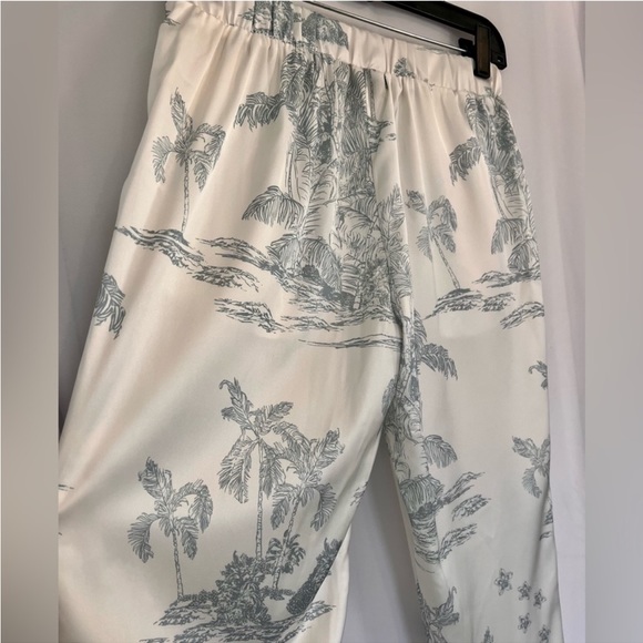 VINTAGE HAVANA silky pants with cinched leg. Casual, beachy, tropical print - Picture 2 of 4